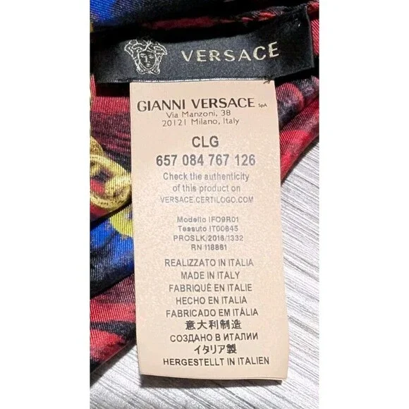 Gianni Versace Beautiful Silk Scarf Square Corner Feathers Design Red